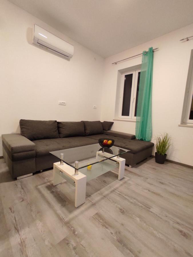 Apartment Ravnice Omis Exterior photo